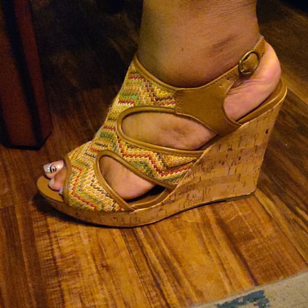 Shoes - Picture 2 of 3